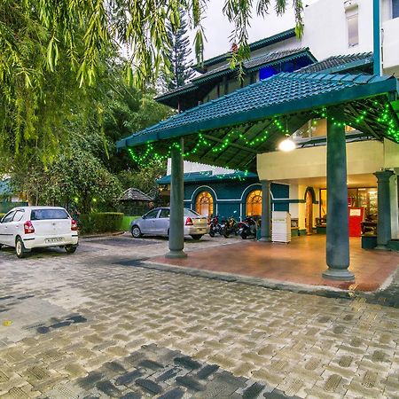 Haritagiri Hotel Kalpatta Ngoại thất bức ảnh