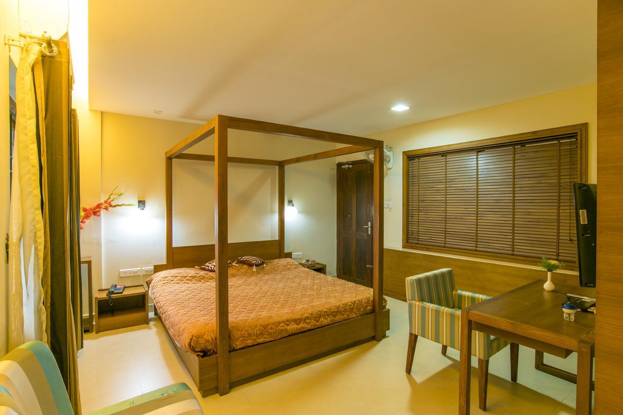 Haritagiri Hotel Kalpatta Ngoại thất bức ảnh