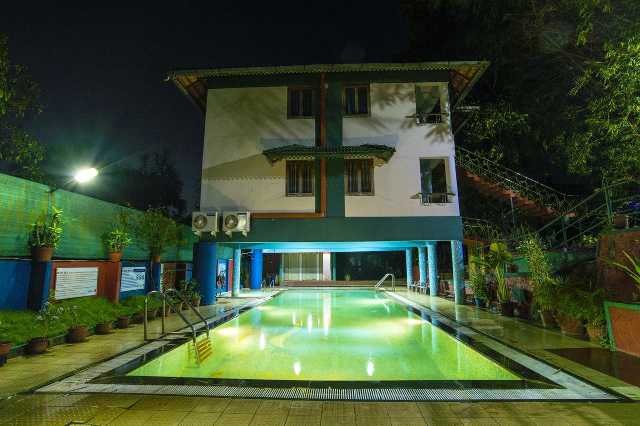 Haritagiri Hotel Kalpatta Ngoại thất bức ảnh
