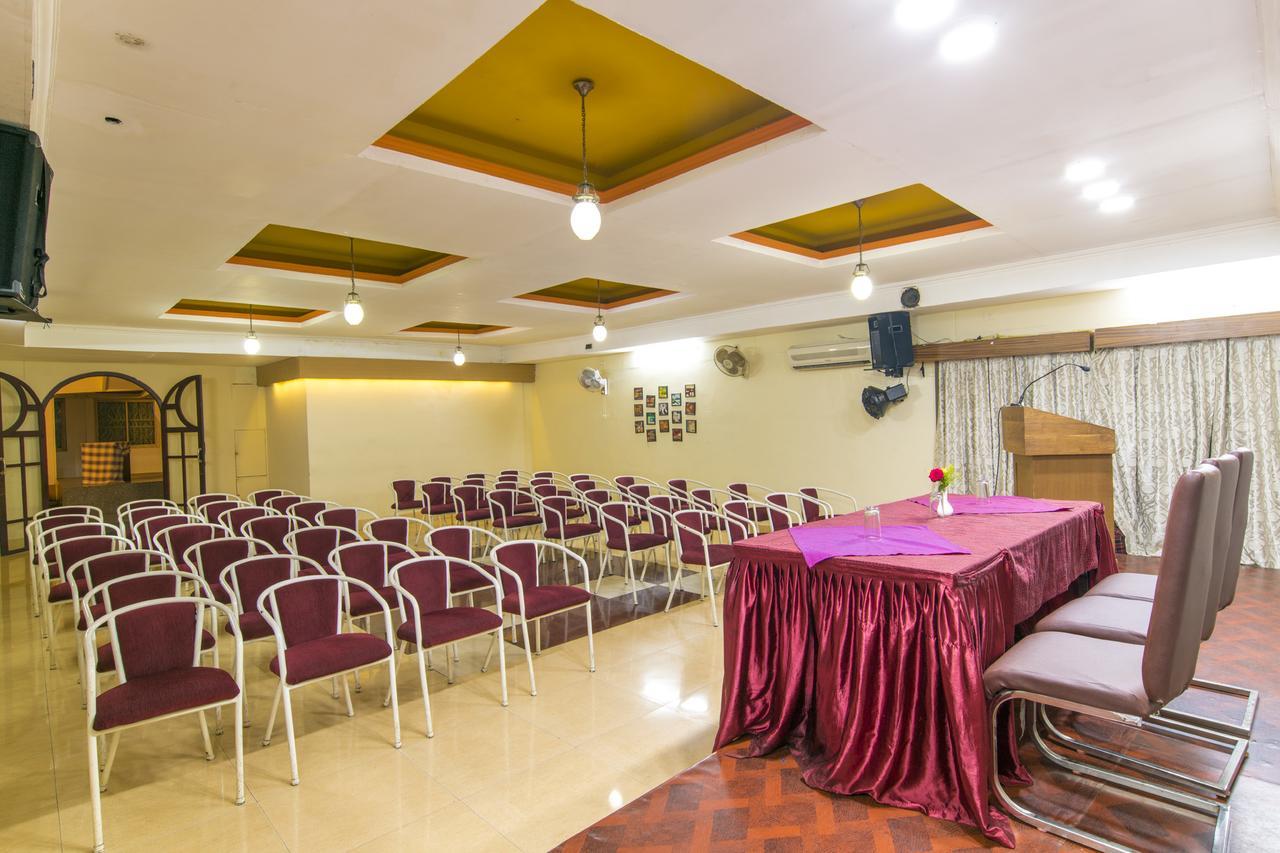 Haritagiri Hotel Kalpatta Ngoại thất bức ảnh