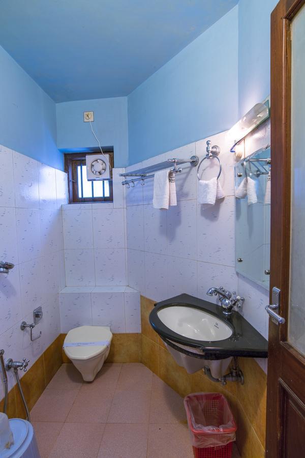 Haritagiri Hotel Kalpatta Ngoại thất bức ảnh