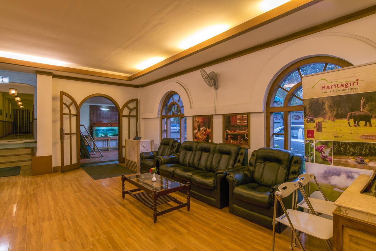 Haritagiri Hotel Kalpatta Ngoại thất bức ảnh