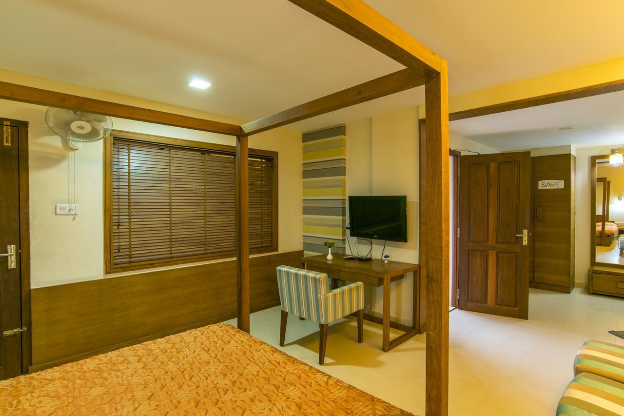 Haritagiri Hotel Kalpatta Ngoại thất bức ảnh