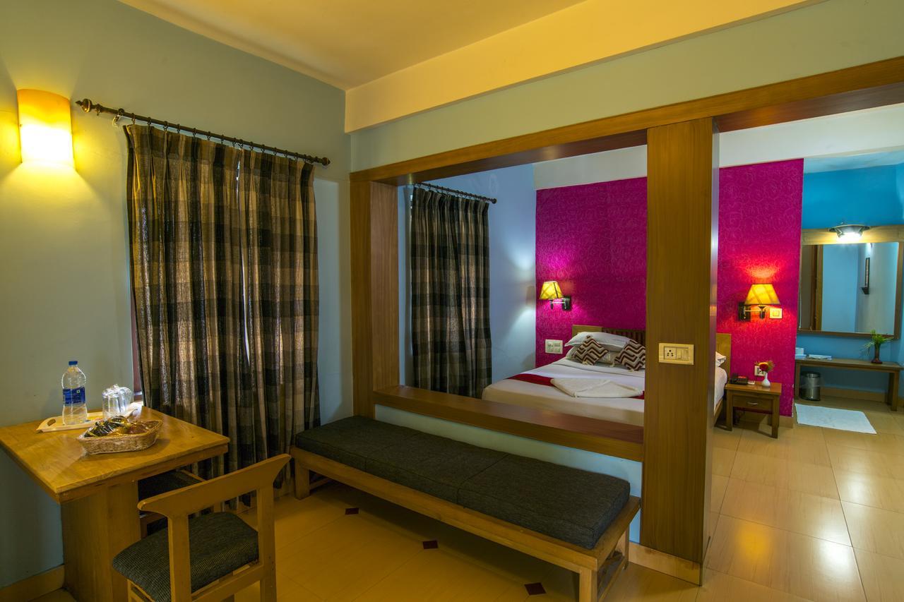 Haritagiri Hotel Kalpatta Ngoại thất bức ảnh